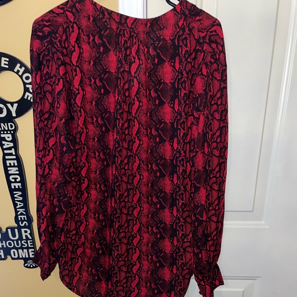 Gorgeous Snake skin Blouse in Red and Black - Picture 1 of 5